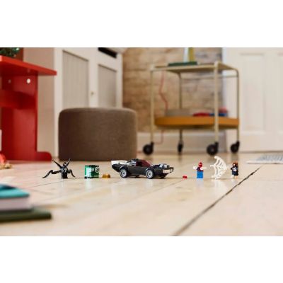 10. LEGO MARVEL SUPER HEROES 76309 Spider-Man kontra muscle car Venoma