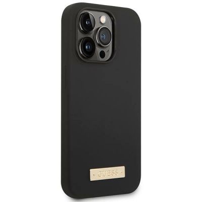 4. Etui Guess Silicone Logo Plate MagSafe na iPhone 14 Pro - czarne