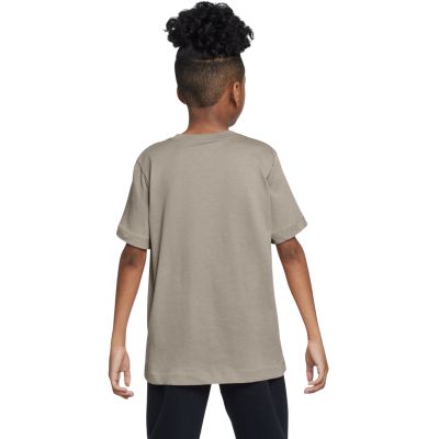 2. Koszulka dla dzieci Nike Sportswear beżowa FZ5177 236