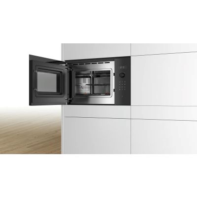 4. Kuchenka mikrofalowa BOSCH BEL554MB0
