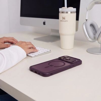 7. Etui Tech-Protect MagPeak MagSafe CC na iPhone 18 Pro Max / 17 Pro Max - przezroczysto-burgundowe