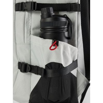 7. Plecak miejski (ok. 16 L) z kieszenią na laptop 4F 4FRAW26ABACM0898-12S