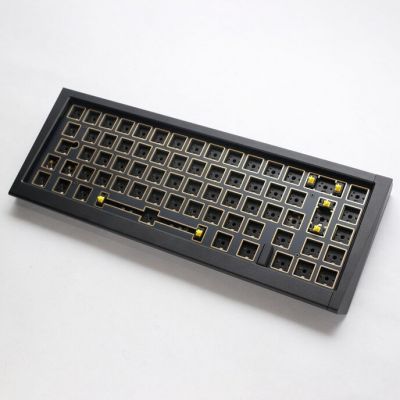 4. Ducky Outlaw 65 klawiatura Uniwersalne USB Czarny