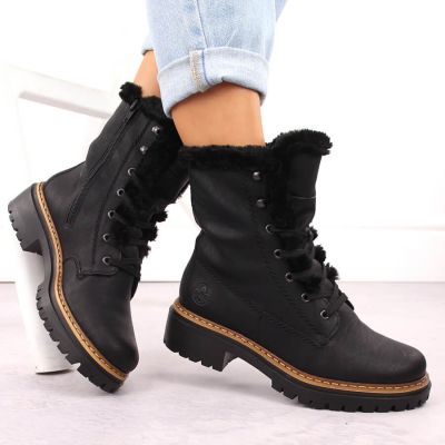 17. Buty z futerkiem Rieker W 72625-00 RKR714