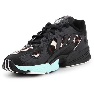 4. Buty adidas Yung-1 M FV6448