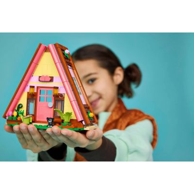 11. LEGO Friends 42682 - Domek na luksusowym kempingu