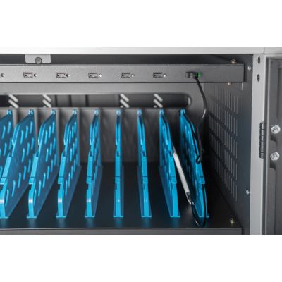 19. Szafa mobilna DIGITUS na kółkach do ładowania notebooków/tabletów do 15,6"