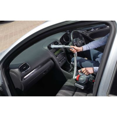 7. Odkurzacz samochodowy BLACK+DECKER PD1200AV (kolor szary)