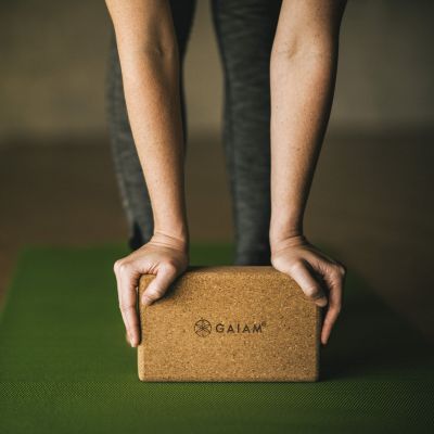 16. Kostka do jogi GAIAM z korka 52292