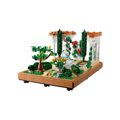 5. LEGO Icons 10359 Fontanna w ogrodzie
