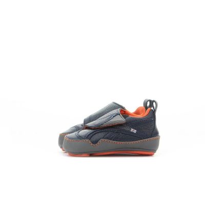 29. REEBOK ULTRA VERSAFLEX CRIB J19473