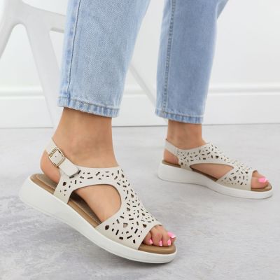 4. Sandały damskie na podwyższeniu ażurowe kremowe Sergio Leone SK-850