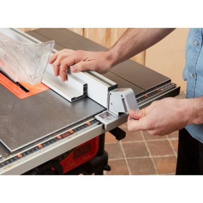 49. Pilarka stołowa BES720-QS BLACK+DECKER