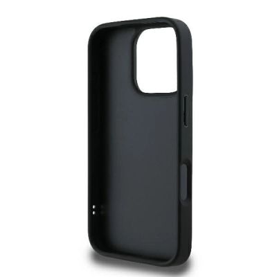 7. Etui Guess Quilted Metal Logo na iPhone 16 Pro - czarne