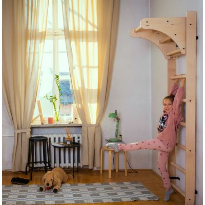 15. DRABINKA Z DREWNIANYM DRĄŻKIEM DO PODCIĄGANIA BENCHK 111