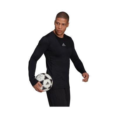 4. Koszulka adidas TechFit Warm M H23120