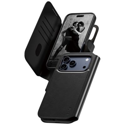 2. Etui CARE by PanzerGlass Feature Tango 2w1 Wallet Case MagSafe na iPhone 17 Pro Max - czarne