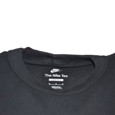 3. Koszulka Nike Premium T-shirt Czarna - DO7392-010
