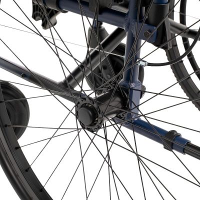 11. Wózek inwalidzki ze stopów lekkich NAVY1
