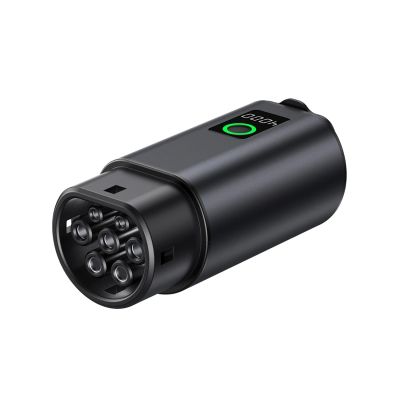 9. Adapter V2L Type 2 - Schuko 3500W z wyświetlaczem mocy i etui - czarn