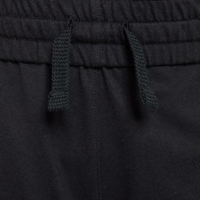 5. Spodenki dla dzieci Nike Sportswear Club czarne FZ5512 010