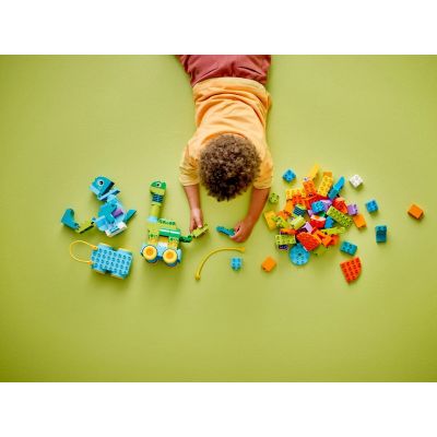 8. LEGO DUPLO 10451 3w1 Dinozaury na kółkach