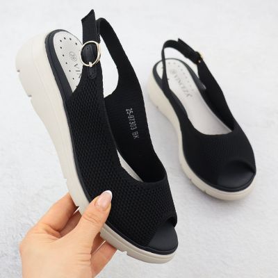 Sandały damskie na koturnie tekstylne czarne Vinceza 97303