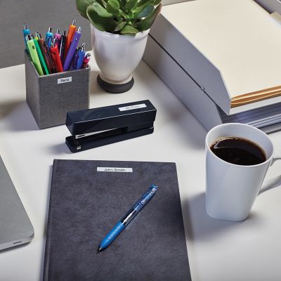 15. Taśma barwiąca DYMO D1 9mmx7m czarny/biały S0720680 (9 mm )