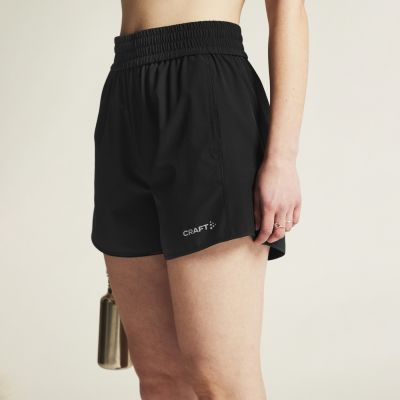 6. Damskie Spodenki CORE ESSENCE SHORTS W