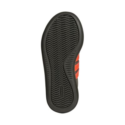 6. Buty adidas Barreda Decode EL Jr JQ8849