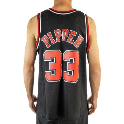 2. Mitchell &amp; Ness koszulka męska Chicago Bulls NBA Swingman Alternate Jersey Bulls 97 Scottie Pippen SMJYGS18151-CBUBLCK97SPI