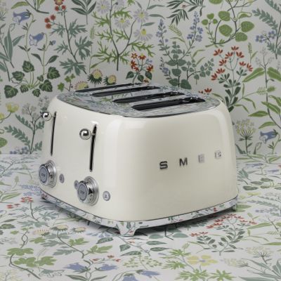 7. SMEG Toster (TSF03CREU) creme