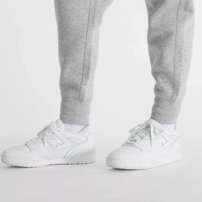 12. Spodnie New Balance Sport Fleece Jogger W WP43805AG