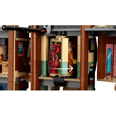 17. LEGO Icons 11370 - Stranger Things: Dom Creelów