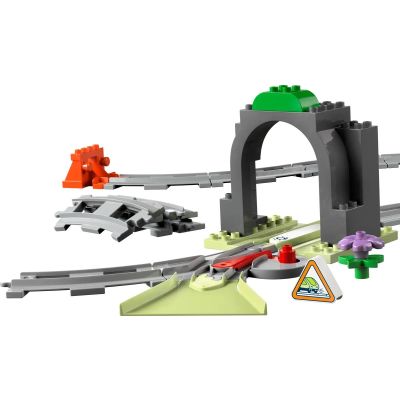 3. LEGO DUPLO TOWN 10425 Tunel i tory kolejowe - zestaw rozszerzający