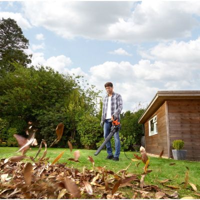 13. Odkurzacz do liści 3000W BEBLV300-QS Black+Decker