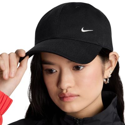7. Czapka z daszkiem Nike Club czarna FZ5698 010