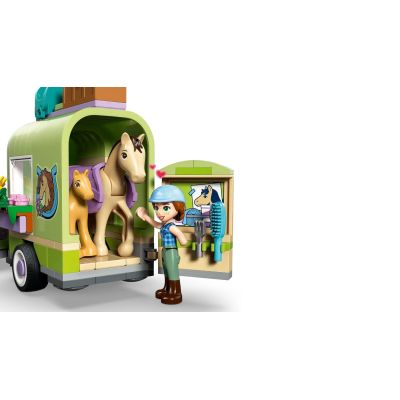 7. LEGO Friends 42695 Przyczepa do przewozu źrebaków