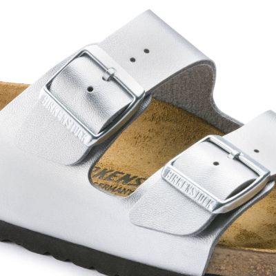3. Klapki damskie Birkenstock srebrne Arizona Birko-Flor Silver regular szerokie (1012282)