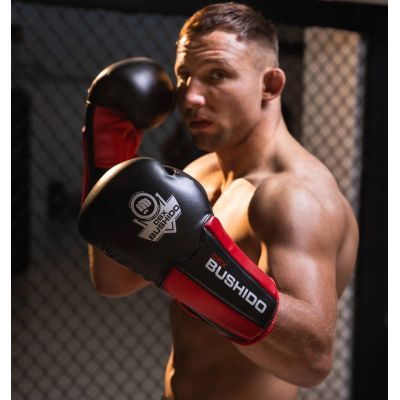 3. Rękawice bokserskie 12oz - Phantom Red - Valor Series