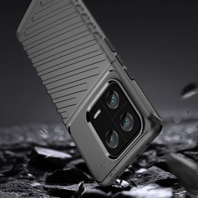 3. Thunder Case etui do Xiaomi 13 Pro silikonowy pancerny pokrowiec czarne