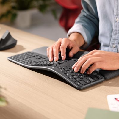 7. Klawiatura Logitech ERGO K860 - GRAPHITE Wireless
