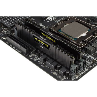 5. Zestaw pamięci Corsair Vengeance LPX CMK16GX4M2B3200C16 (DDR4 DIMM; 2 x 8 GB; 3000 MHz; CL16)