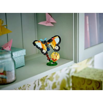 9. LEGO Creator 3w1 31173 - Dzikie zwierzęta: Tropikalny tukan