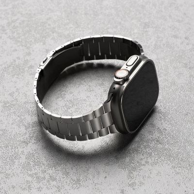 3. Bransoleta Ringke Metal One Air na Apple Watch 8 / 9 / 10 / 11 / SE / Ultra (44 / 45 / 46 / 49 mm) - srebrna