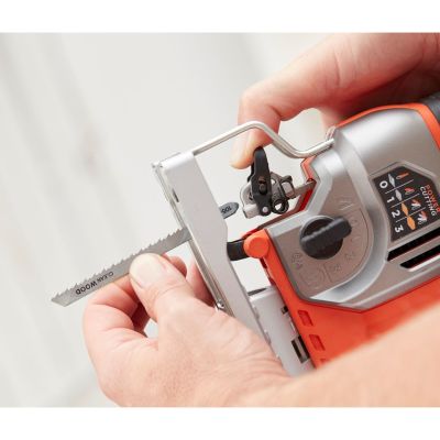 11. Black & Decker BES610K-QS wyrzynarka elektryczna 650 W