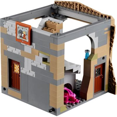 6. LEGO IDEAS 21348 Dungeons & Dragons: Opowieść czerwonego smoka