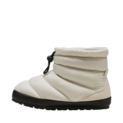 5. Buty damskie Puma Tuff Terra Hi białe 402177 02