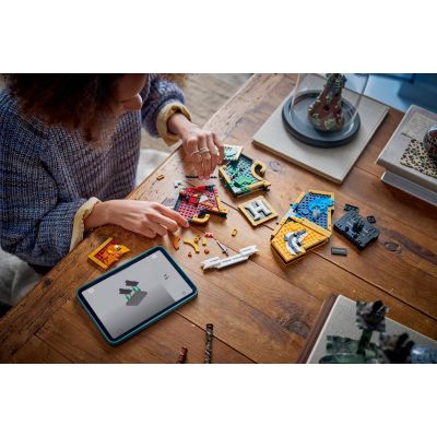 8. LEGO Harry Potter 76462 - Herb Hogwartu