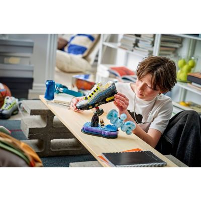 10. LEGO Nike 43025 - Zestaw Nike Air Max 95 x LEGO